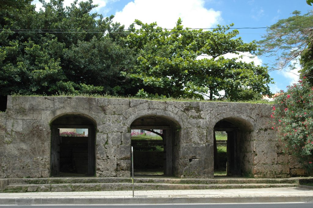 崇元寺石門　正面